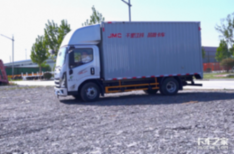 2噸自重扛起8噸大米,超強顛簸0車速爬坡,江鈴凱運+表現(xiàn)堪比中卡