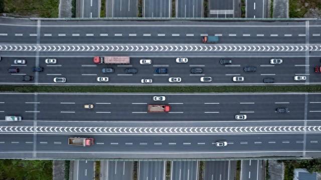 曝光!這些違法占用應急車道的行為,你都見過嗎?