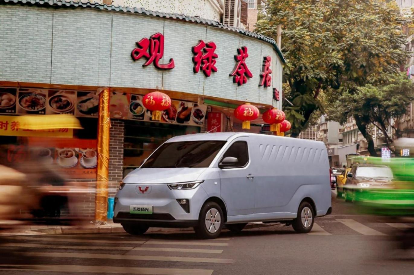 五菱新能源廂貨揚光上市,在7.18萬起步價面前,槽點不存在了