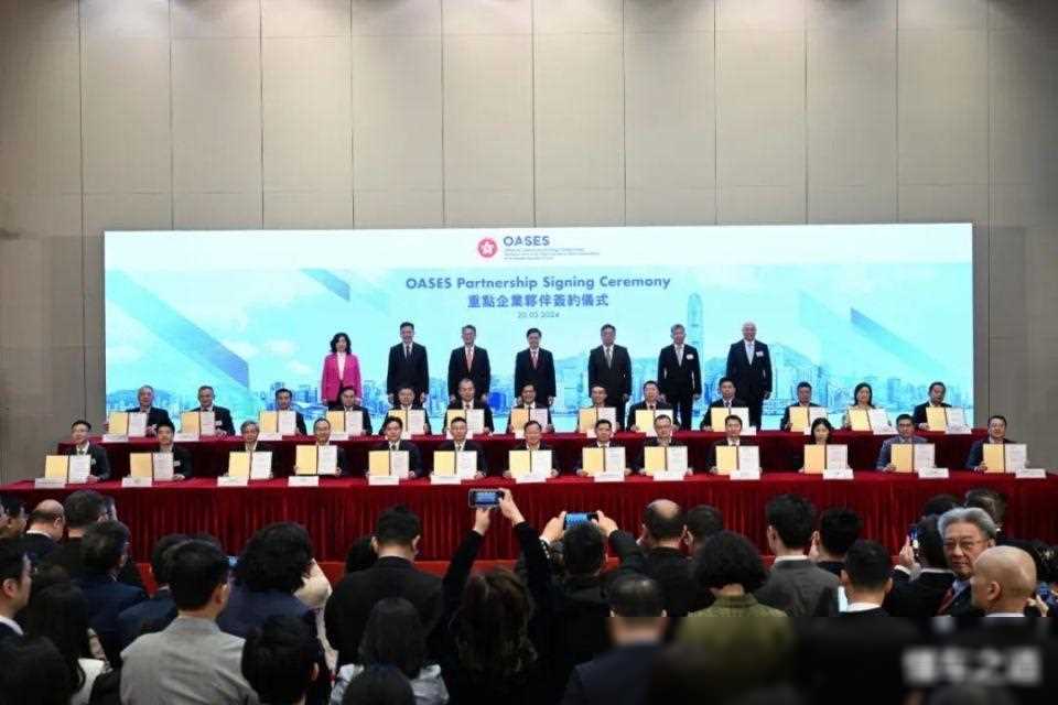 吉利2023年財(cái)年?duì)I收1792億