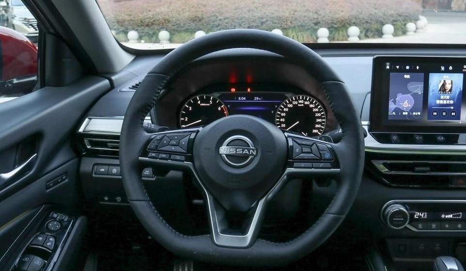 試駕日產(chǎn)天籟2.0T車型,加速很有勁,然后就沒然后了