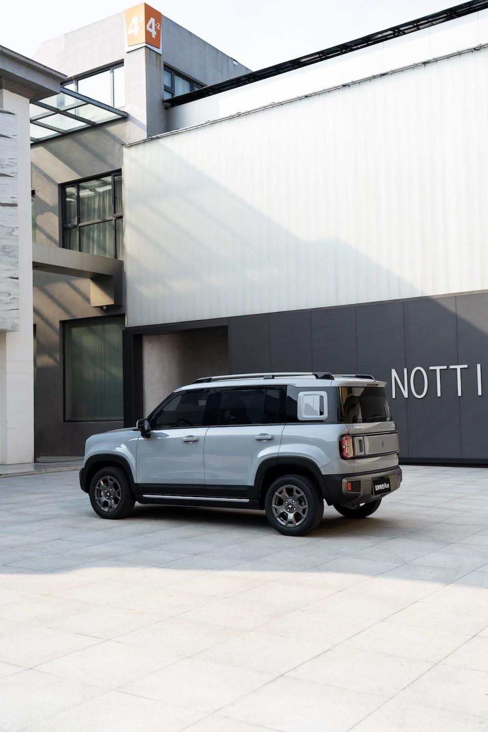 10萬級也能有硬派方盒子SUV?寶駿悅也Plus外觀公布,這也太潮了