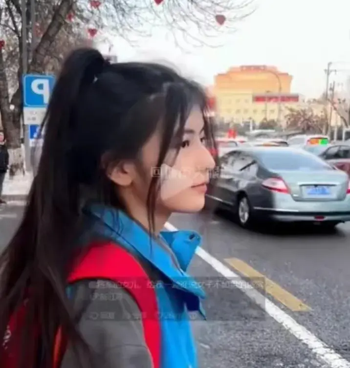 中學魔女風橫掃校園,女生紛紛效仿新發(fā)型,引發(fā)全國熱議!