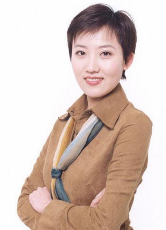 央視主持人鄭天亮:26歲嫁大6歲魯健,同一屋檐下“分居”15年