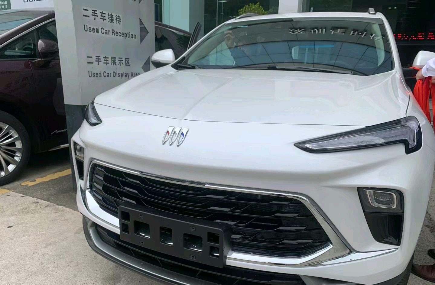 城市出行的精致伙伴!全新別克昂科拉登場,新車標更顯精致帥氣