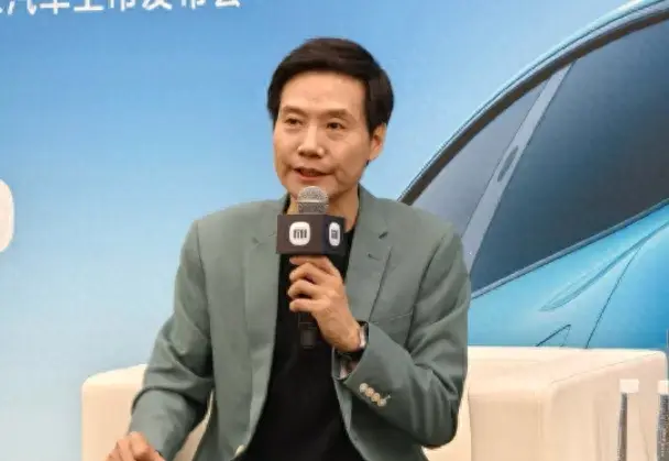 雷軍: 哪怕小米狂吐血,也要低特斯拉3萬元,將它狠狠按倒在地