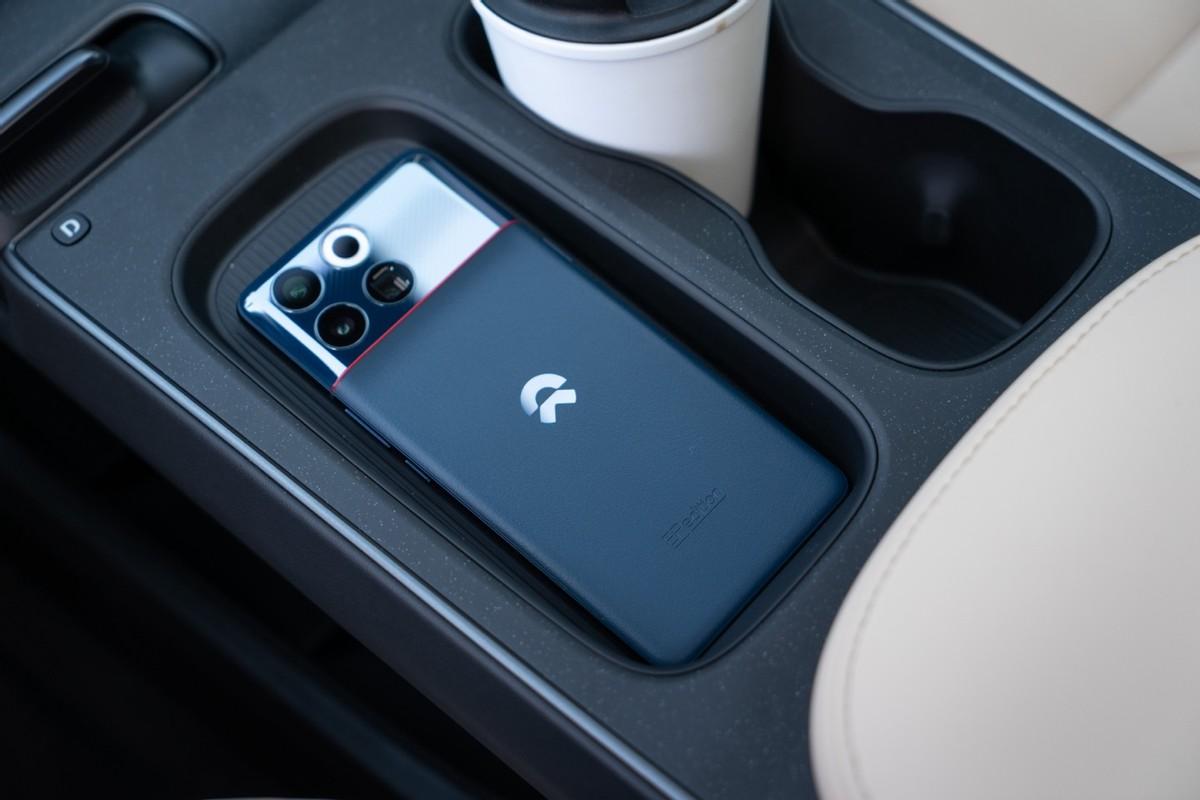 再談蔚來(lái)NIO Phone,是一臺(tái)好手機(jī)還是一把好的車鑰匙?