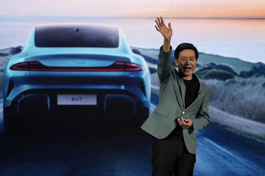 小米1天漲400億,機圈再無“雷布斯”,車圈多了“雷斯克”
