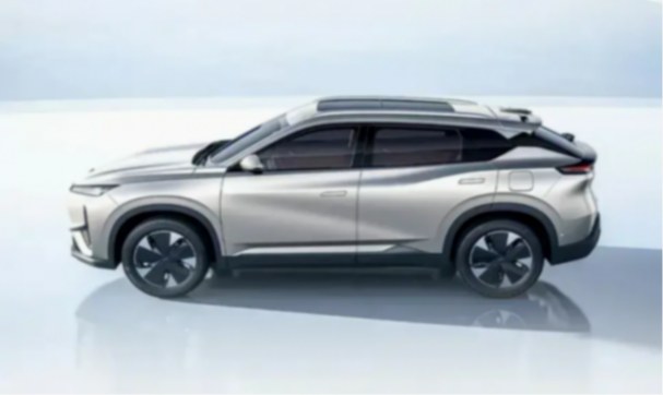 綜合續(xù)航1500km,東風風神L7亮相,首搭東風馬赫電混PHREV技術