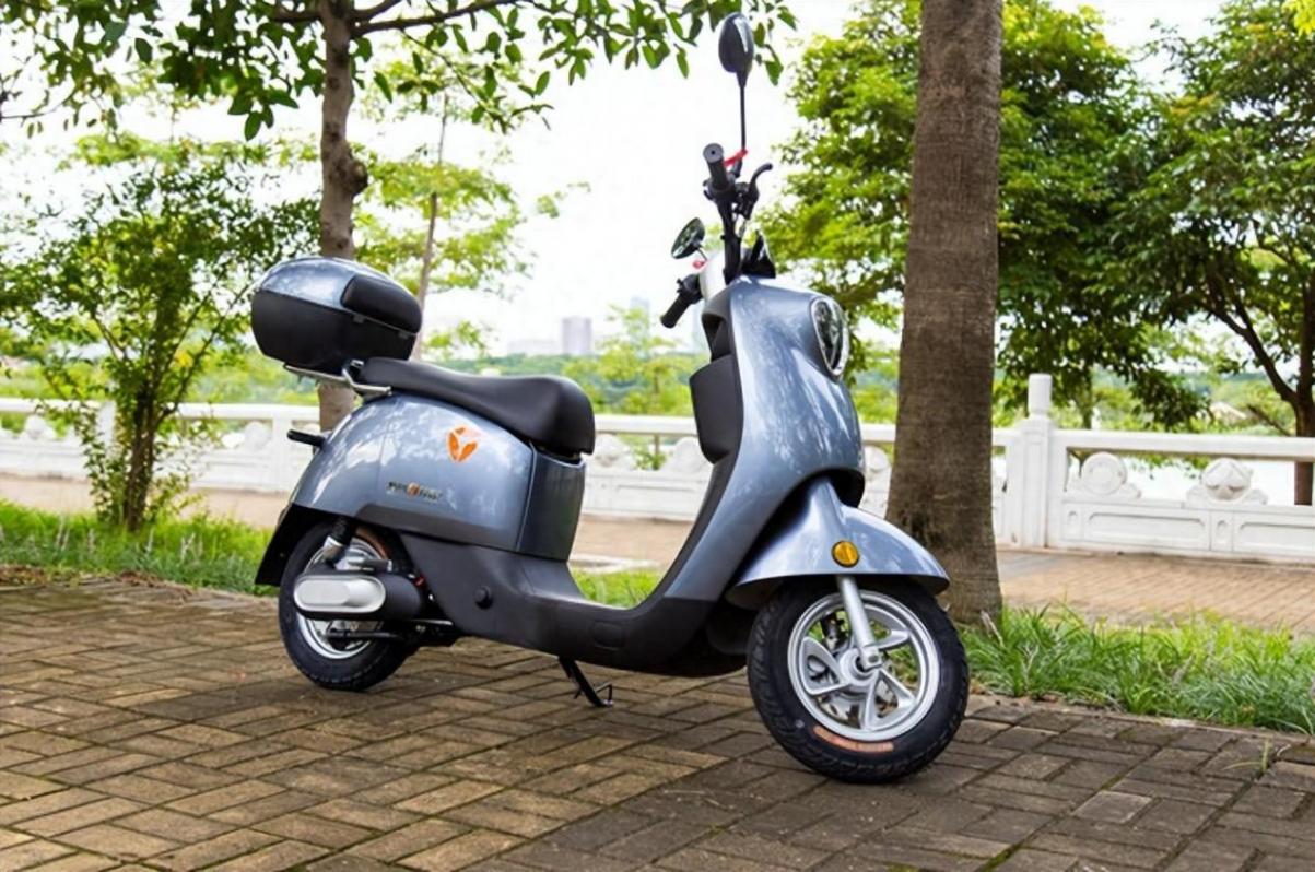 2000元以內(nèi)電動(dòng)車,為什么雅迪不如小刀、綠源銷量高?有3個(gè)原因