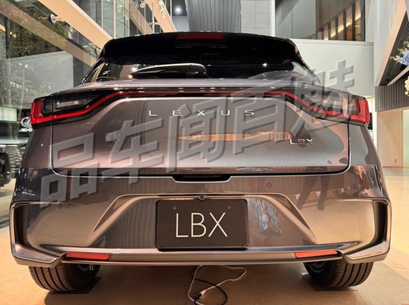 最便宜的雷克薩斯SUV!全新雷克薩斯LBX實拍,搭載1.5升三缸混動