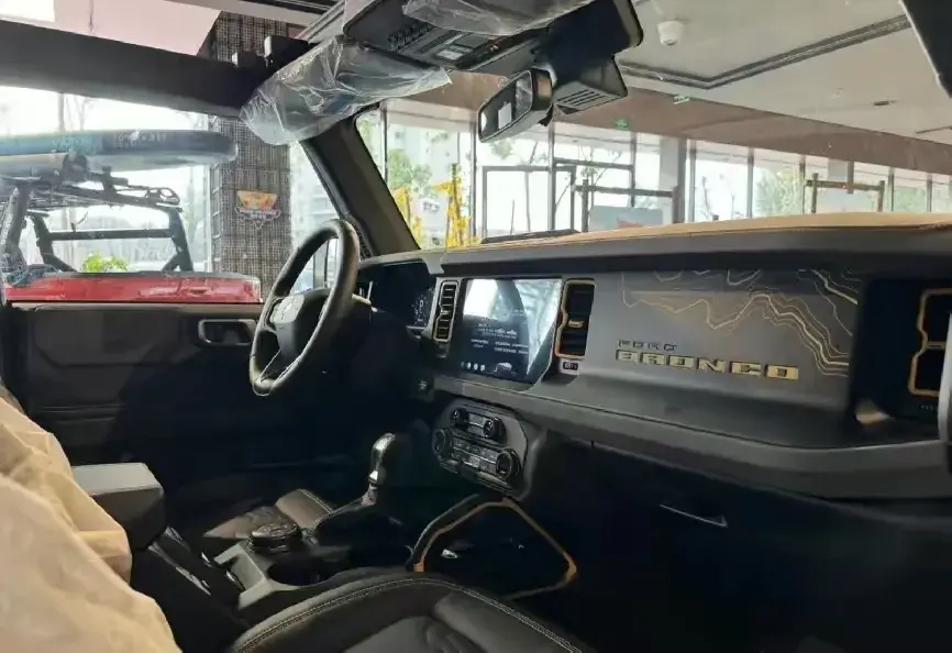 開(kāi)始抗衡!福特烈馬實(shí)車到店,比普拉多低20萬(wàn),氣場(chǎng)不輸