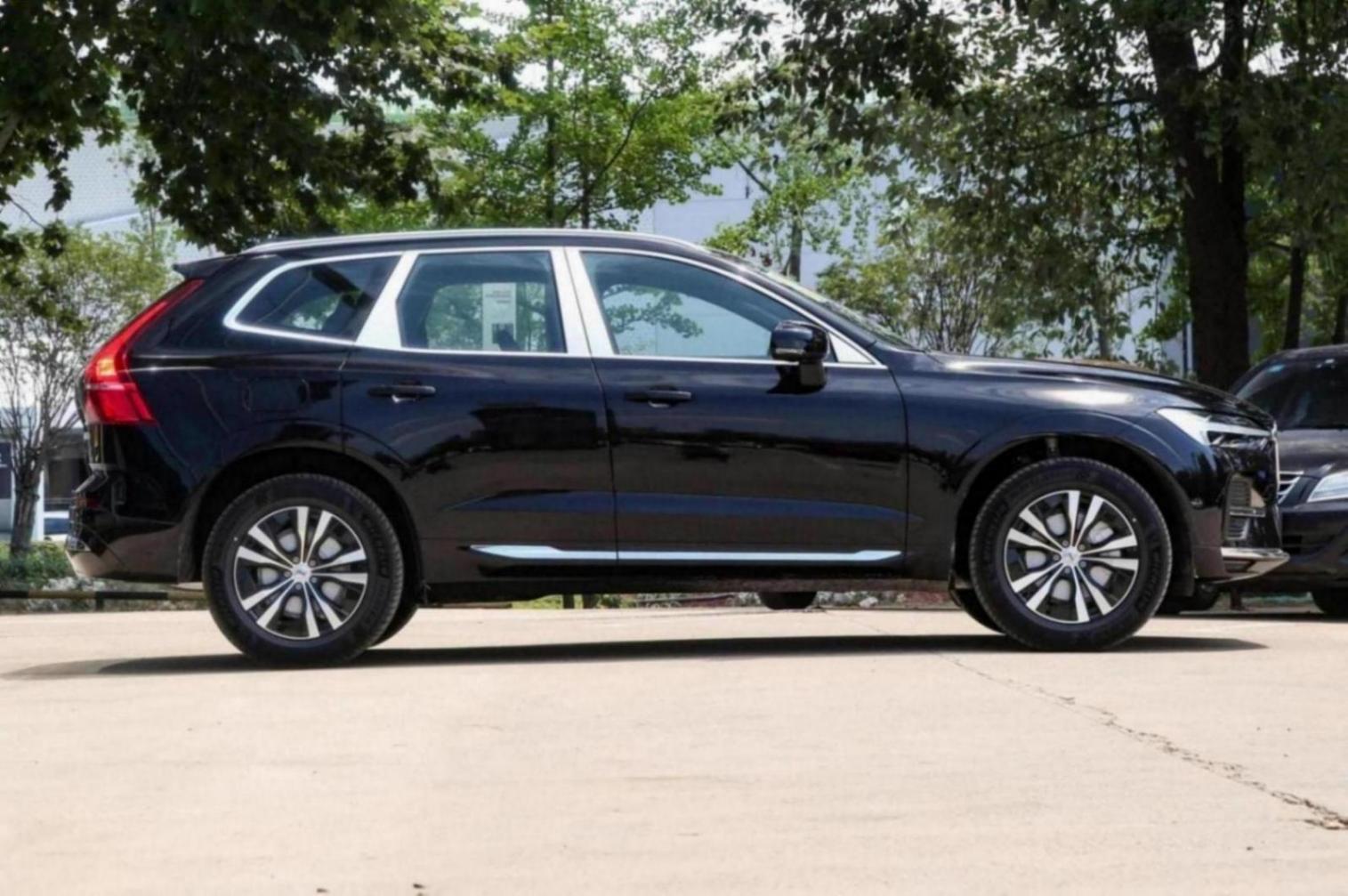 沃爾沃XC60,一口氣優惠9.4萬,7.1秒破百+全時四驅,適合家用