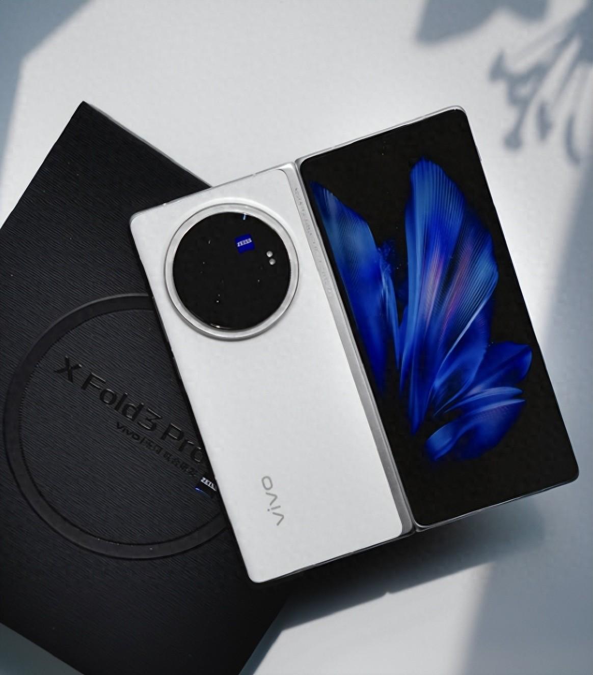 vivo XFold3:折疊未來,重塑旗艦新體驗
