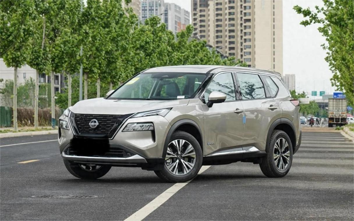 日產(chǎn)也“憋不住了”!從18萬降到12萬,百公里油耗3.8L,還喝92油