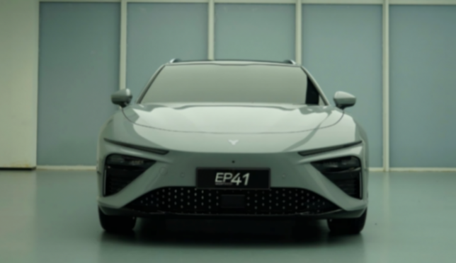 新款哪吒S獵裝車(chē)測(cè)試諜照曝光