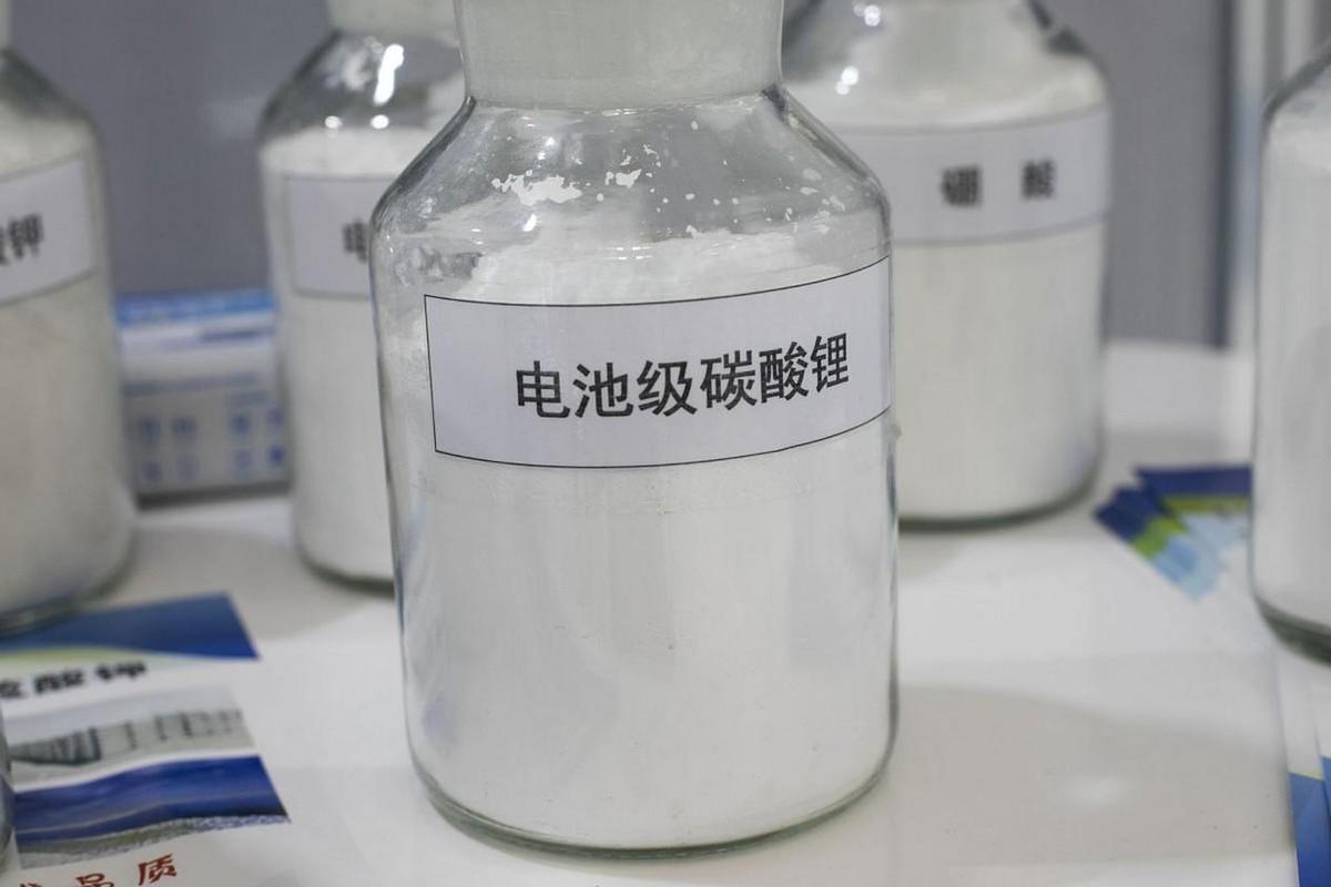 想買車的可以出手了,新能源“價格戰(zhàn)”又開打了,現(xiàn)在入手剛剛好