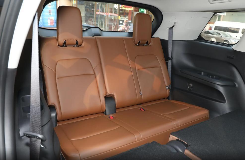 全新家族設計,個兒大舒適,2.0T+9AT的日產探陸多少適合入手?