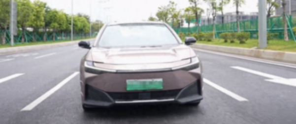 豐田“抄底價”,20萬跌至12萬,616km綜合續航,8大氣囊破百6.4s
