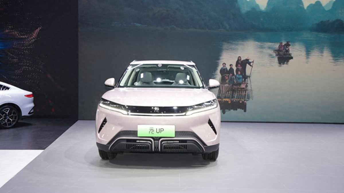 入門不到10萬的比亞迪元UP,實(shí)車怎么樣?我們帶大家看了看