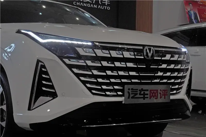 到店實拍長安UNI-Z:只賣11萬續航1200公里,玩的就是性價比
