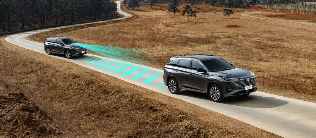 預算13萬買輛SUV,第三代長安CS75PLUS冠軍版和星越L怎么選?