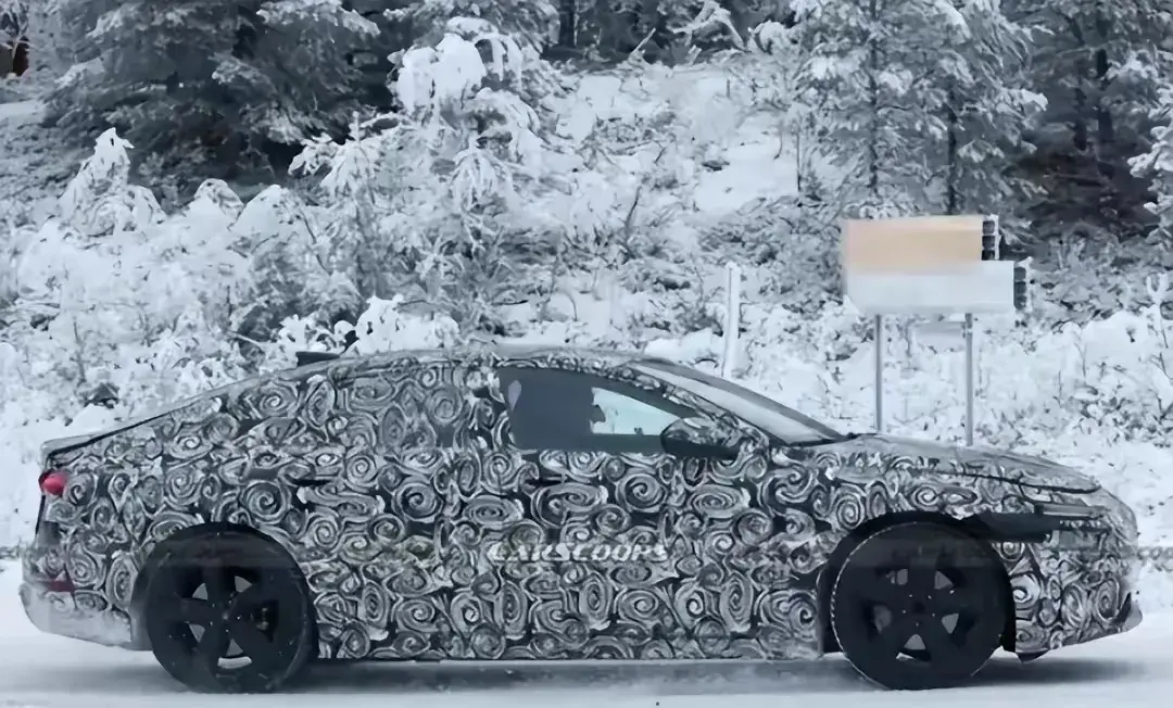 2025款奧迪A6L大變樣,溜背造型+全新內飾,偽裝車正式亮相