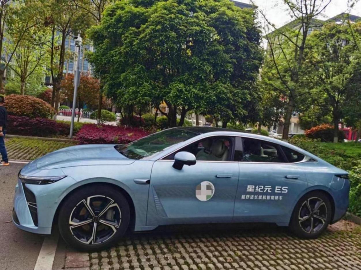 奇瑞汽車終于改了,新車純電續航905公里,外觀不輸小米SU7