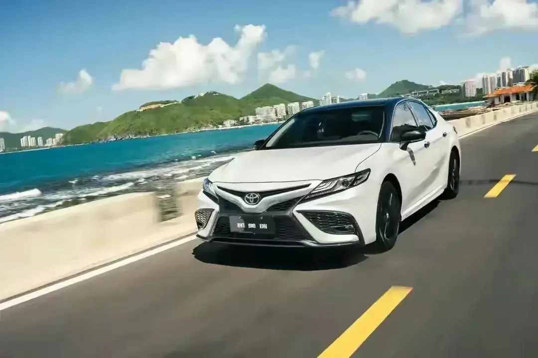 陪表弟看車,第九代凱美瑞,太酷太颯爽了