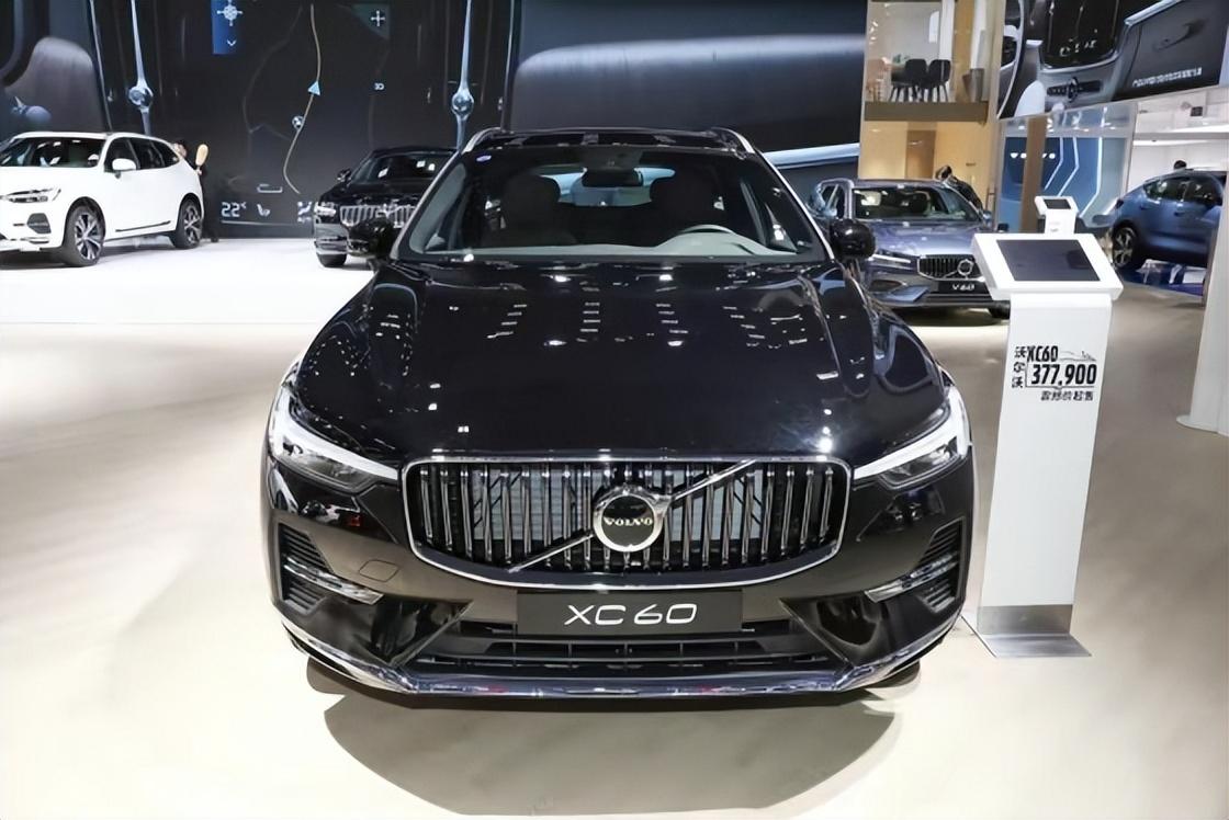 剛上市“一戰(zhàn)成名”!新一代沃爾沃XC60亮相,彰顯霸氣本色!
