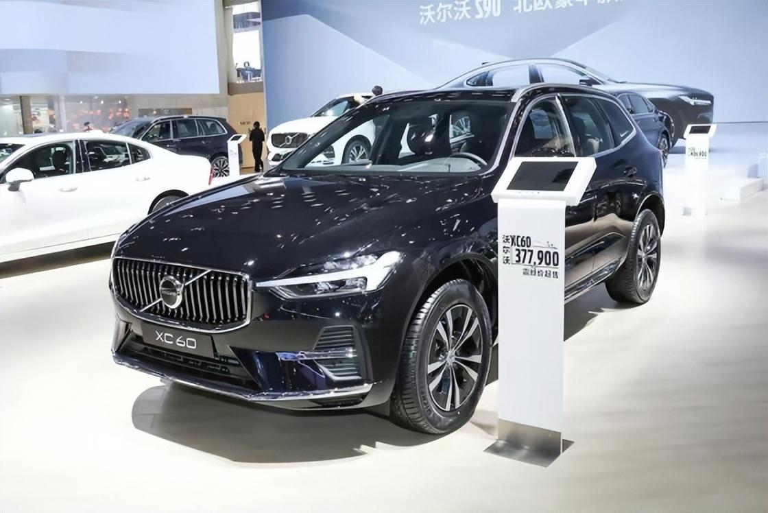 剛上市“一戰(zhàn)成名”!新一代沃爾沃XC60亮相,彰顯霸氣本色!
