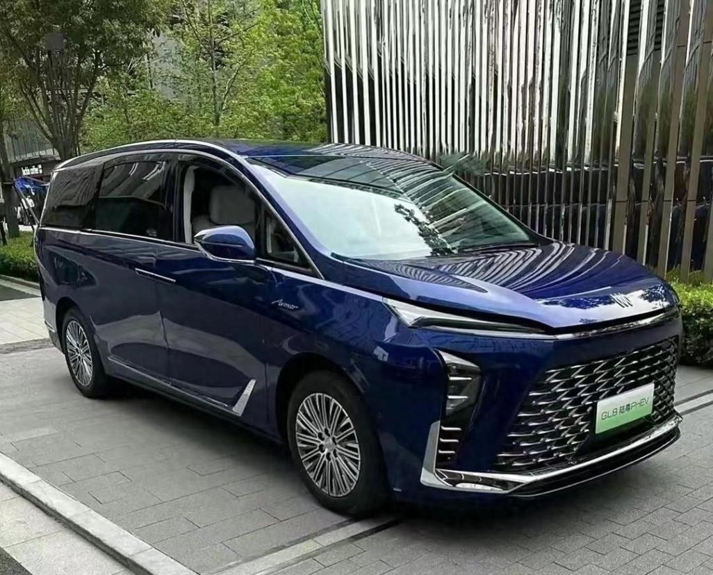 競爭騰勢D9有戲嗎?別克GL8插混版實車現(xiàn)身,或北京車展公開亮相