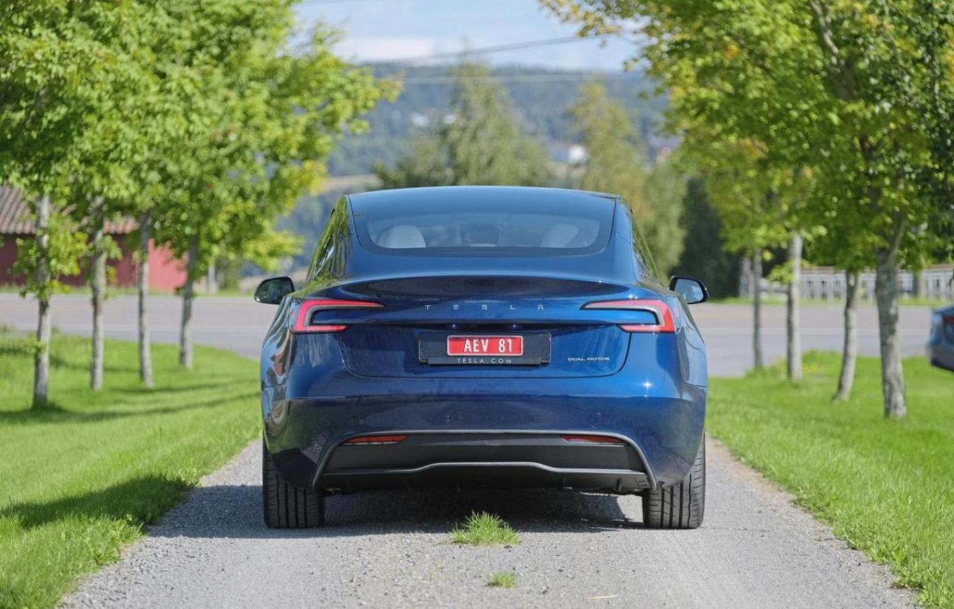 遲來的升級:特斯拉 Model 3