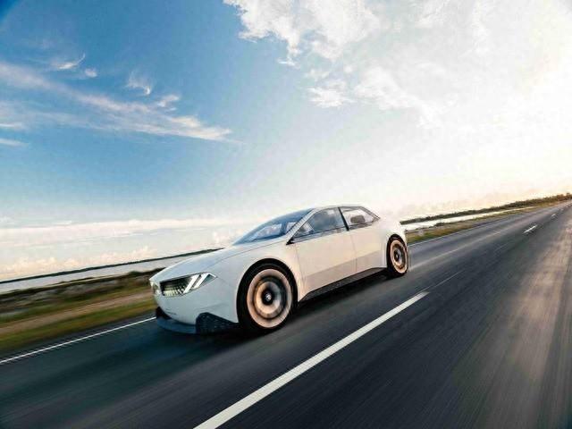 寶馬新世代放大招,平視顯示技術會是BMW的未來嗎?
