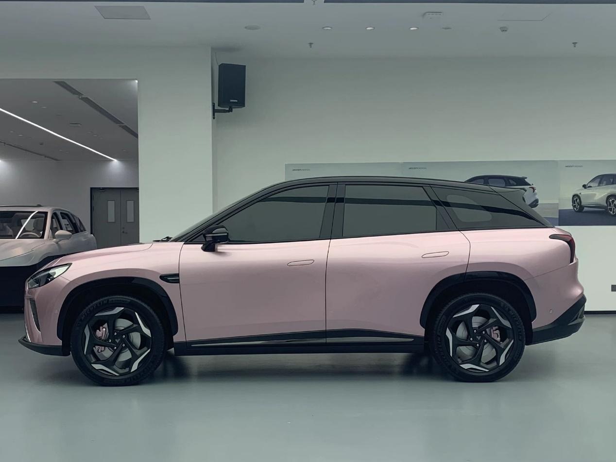 還在為堵車油耗高和充電慢而困惑嗎?哪吒L增程版全部解決