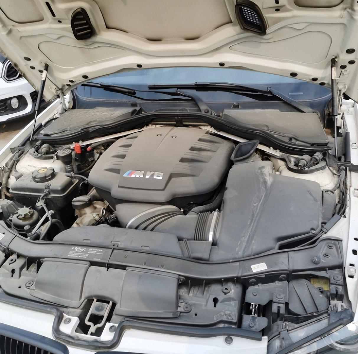 代號E90,車商7萬收輛V8大自吸寶馬M3,大家猜猜轉手能賺多少錢?