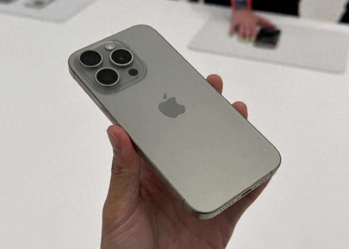 蘋果是沒落,還是輝煌,就在今年的iPhone16+iOS18上了