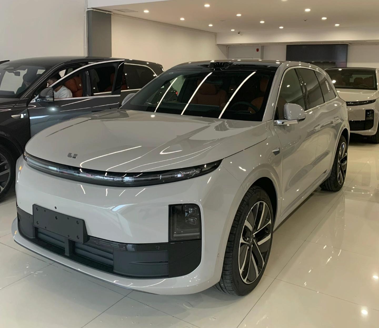 主要的對手可能是理想L7,理想L6正式上市售24.98萬元起
