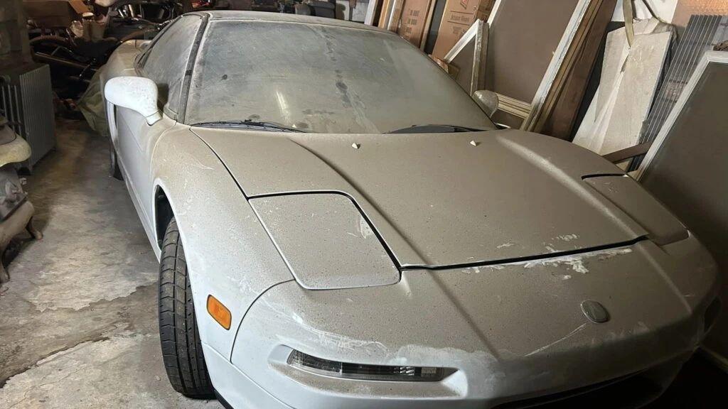 心里有陰影不敢開了?1992年的謳歌NSX 在車庫里被遺忘了30年