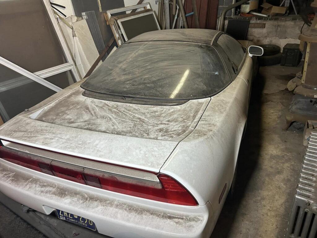 心里有陰影不敢開了?1992年的謳歌NSX 在車庫里被遺忘了30年