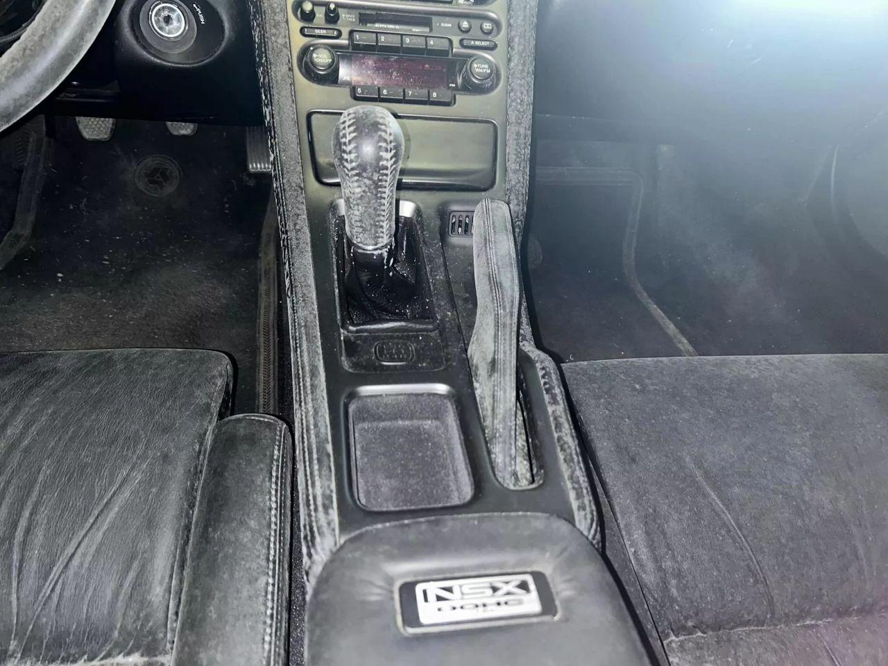心里有陰影不敢開了?1992年的謳歌NSX 在車庫里被遺忘了30年