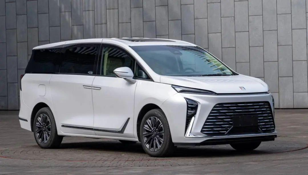 又一波重磅新車曝光,國產豪華轎跑、家用六座SUV全都有!