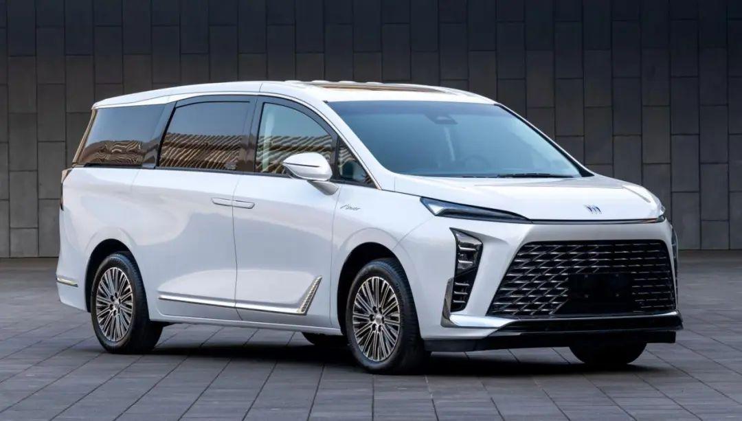 又一波重磅新車曝光,國產豪華轎跑、家用六座SUV全都有!