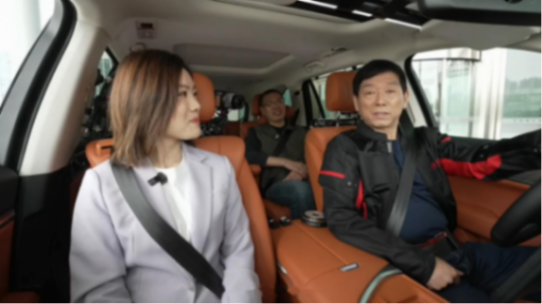 師傅向徒弟學習?傳統車企大佬下場直播,中國車市競爭白熱化