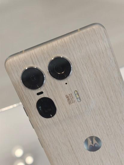 聯想Tech World盛會揭幕 首臺AI手機moto X50 Ultra國行版驚艷亮相