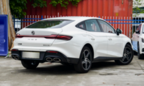 定位中型車,起售價僅11.98萬,MG7這么卷,值得選嗎