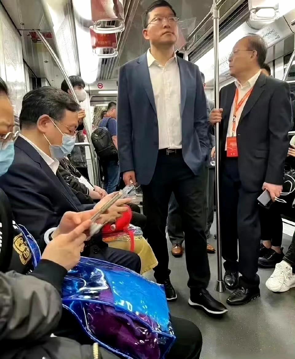野心藏不住了!比亞迪王傳福走訪縣鄉市場,銷售網絡或將大肆擴張