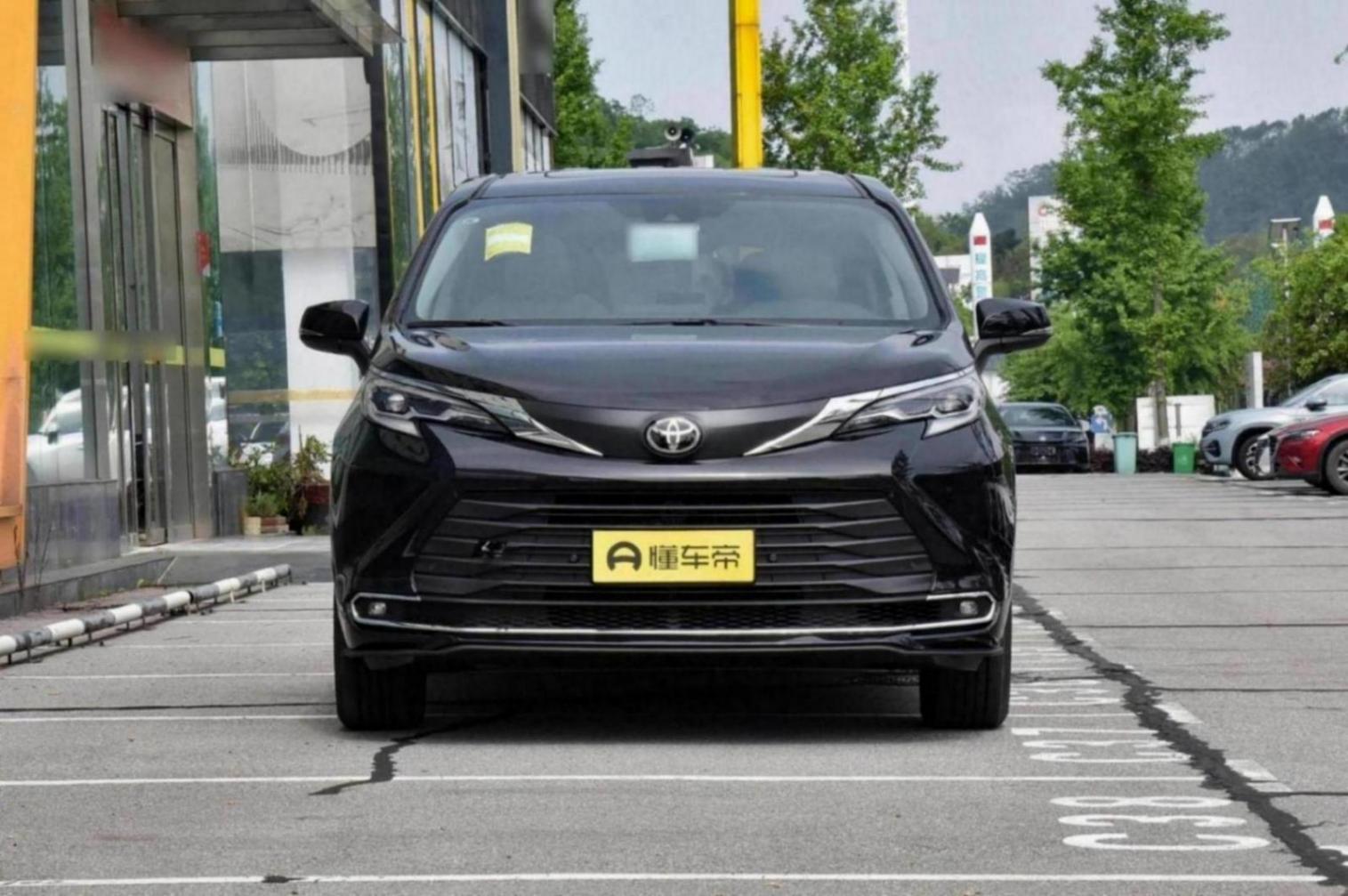 28.48萬(wàn)元起 新款豐田賽那上市 車機(jī)升級(jí)/首推四驅(qū)版