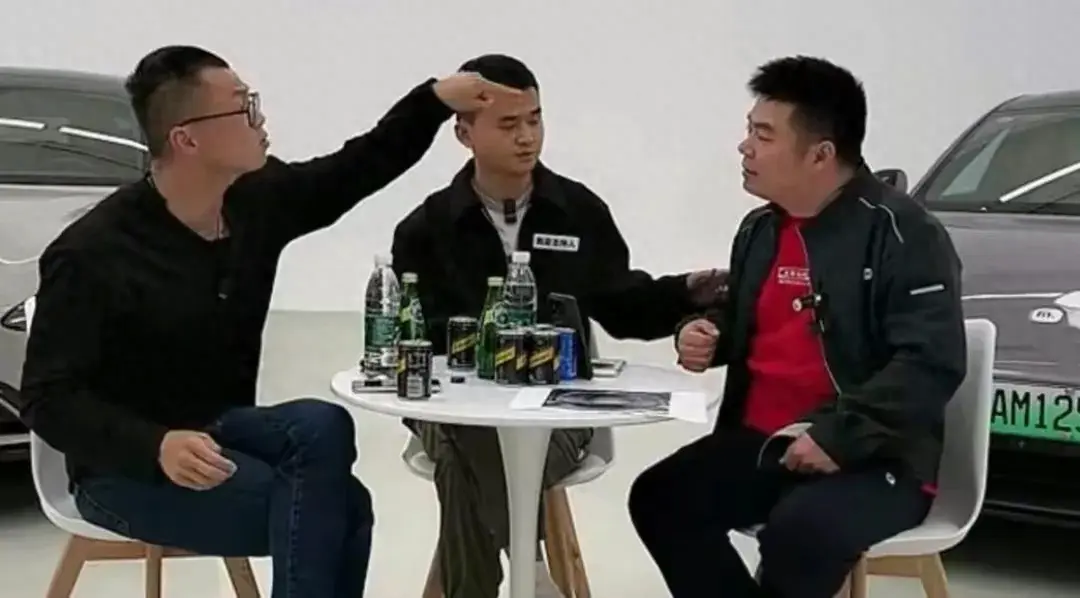 丟人丟到汽車圈!數(shù)碼博主金剪刀和陳震直播比拼,魅族李楠發(fā)話了