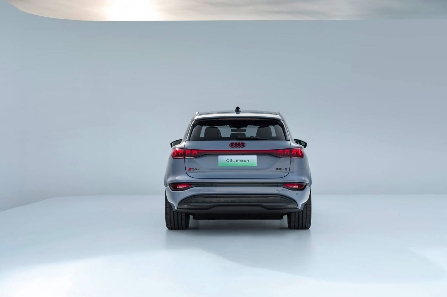 吾與純電Macan孰美 實(shí)拍奧迪Q6L e-tron/2025交付